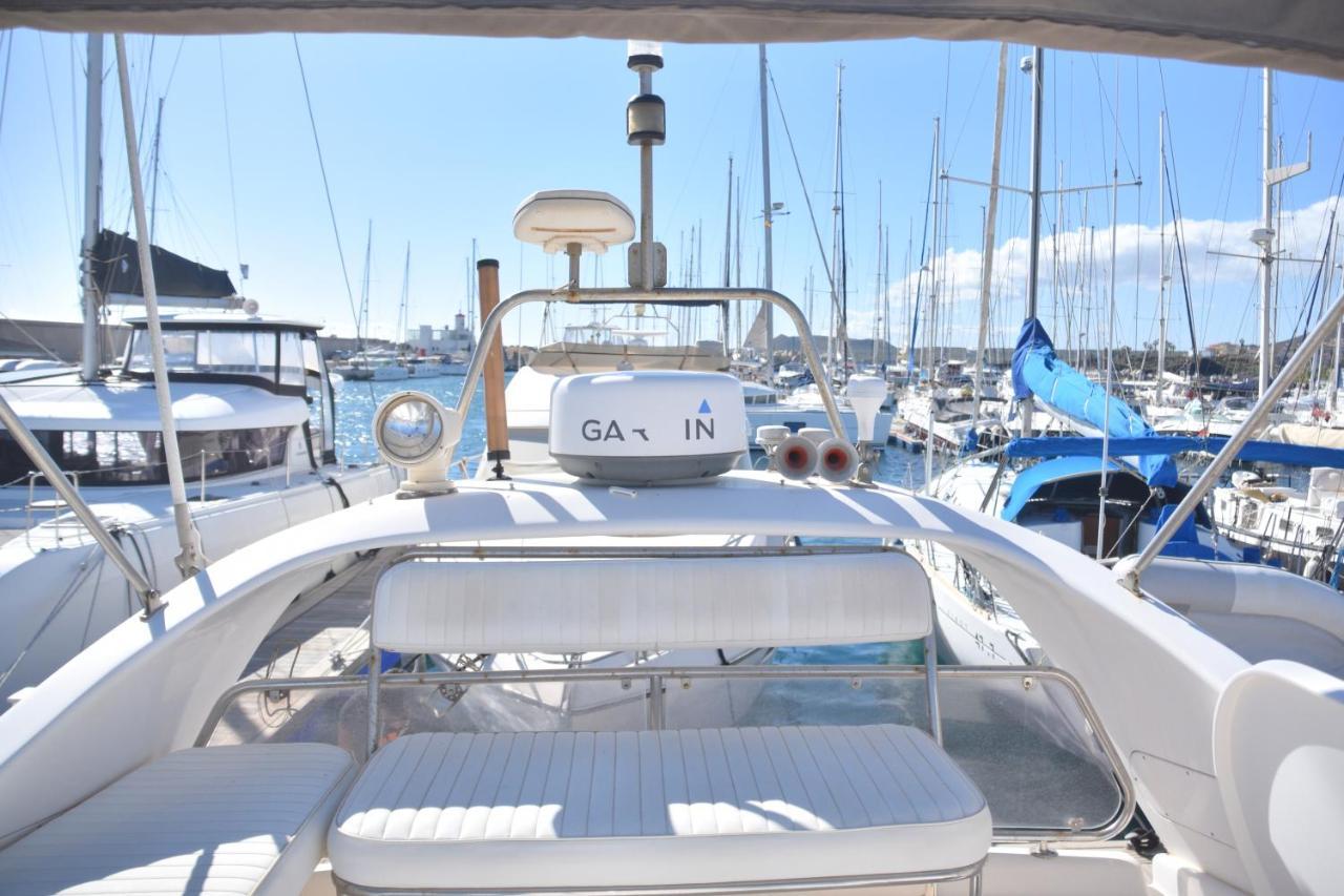 ホテル Luxury Yacht Kamikara サンミゲル・デ・アボナ エクステリア 写真