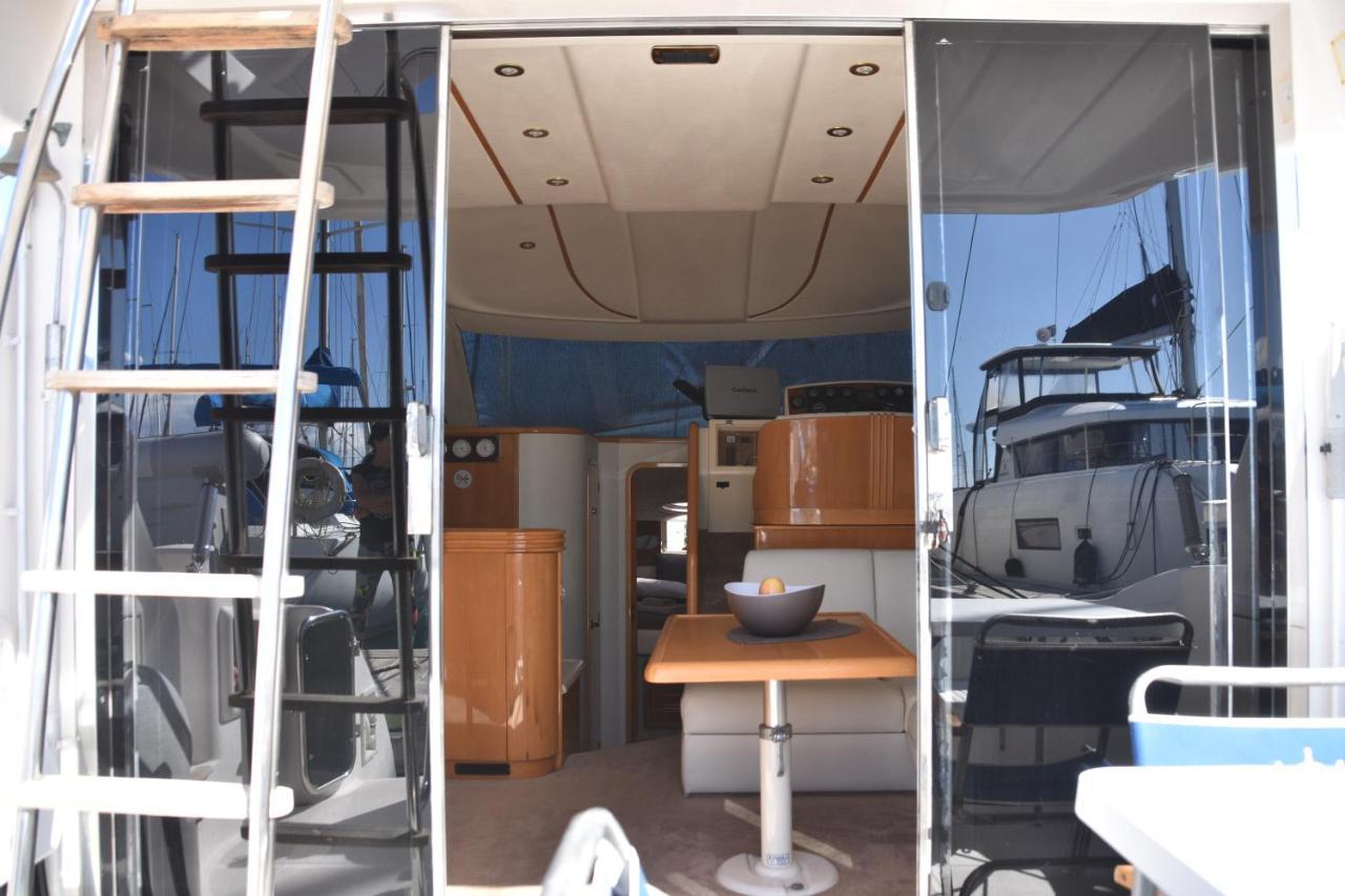 ホテル Luxury Yacht Kamikara サンミゲル・デ・アボナ エクステリア 写真