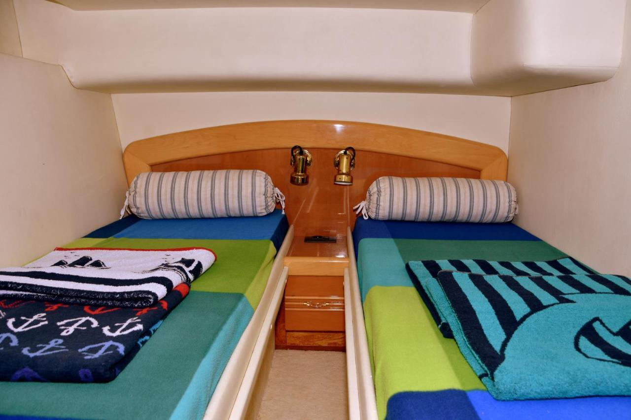ホテル Luxury Yacht Kamikara サンミゲル・デ・アボナ エクステリア 写真