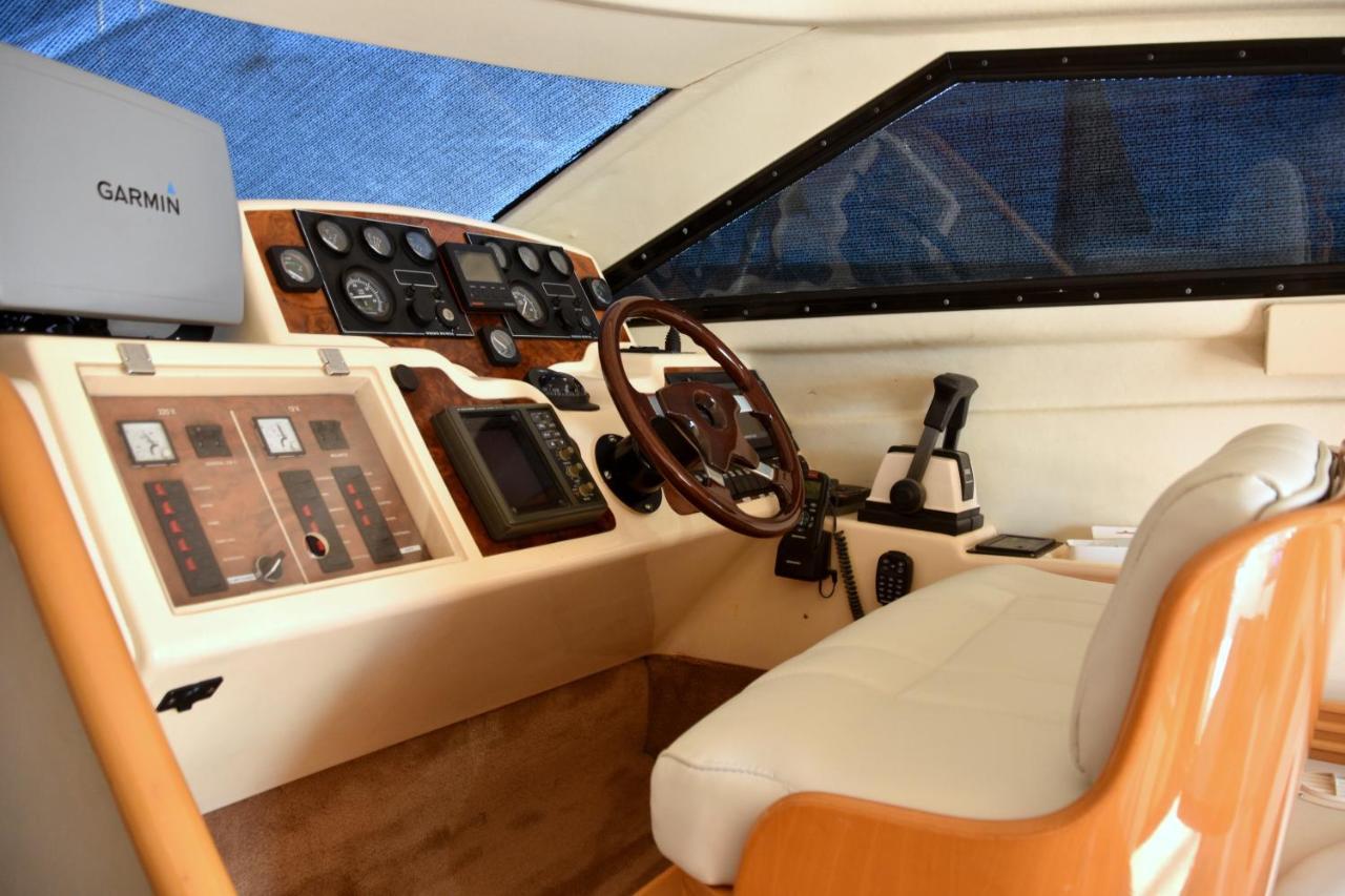 ホテル Luxury Yacht Kamikara サンミゲル・デ・アボナ エクステリア 写真